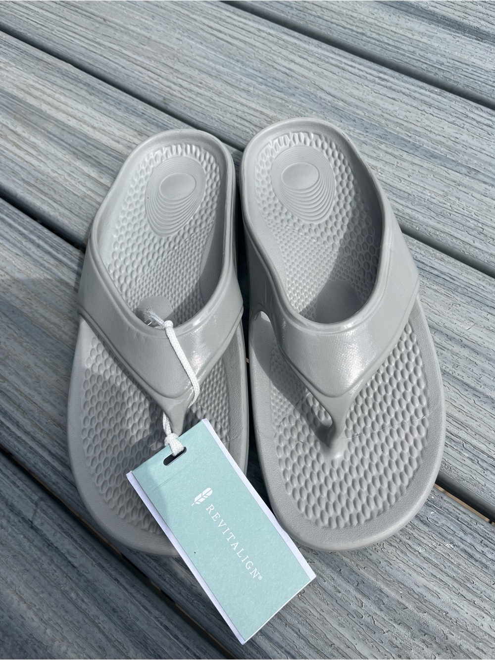 REVITALIGN Light Grey Foam Thong Sandals Womens 11D NWT